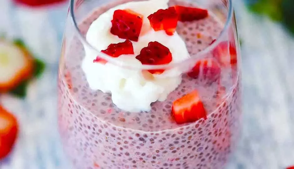 Strawberry Chia Pudding: नाश्ते में स्वाद और सेहत का रखें ख्याल